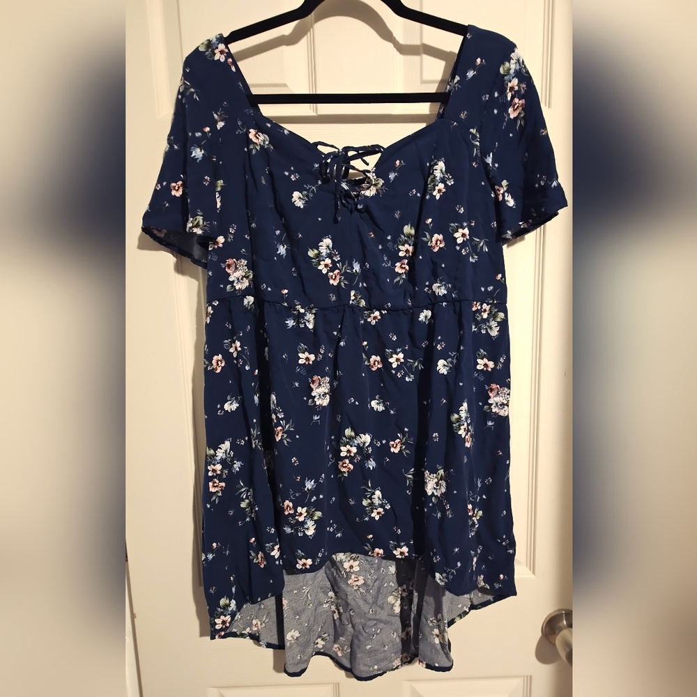 Torrid Dark Blue Floral Lace-Up Blouse Hi-Lo
